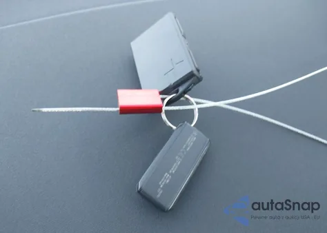 2022 Polestar 2 Long Range Dual Motor z USA, uszkodzony, nr VIN LPSED3KA5NL055690